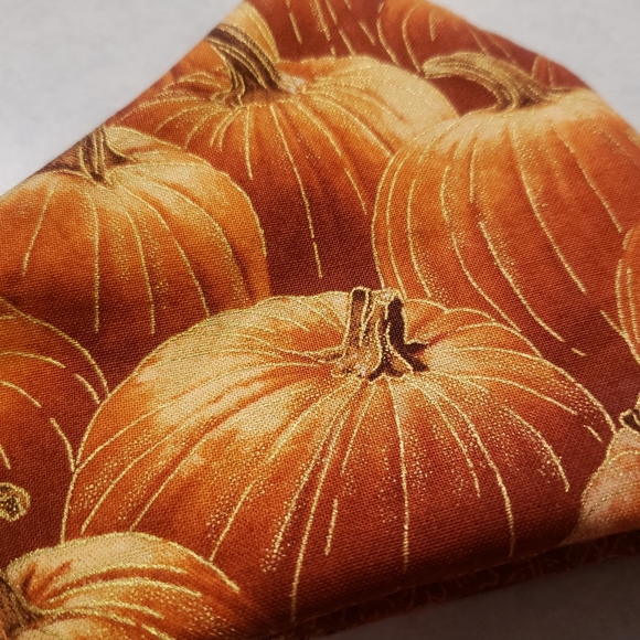 Face Mask 🎃 Halloween Thanksgiving best Earloops - Picture 2 of 5